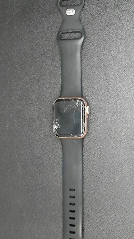 Apple Watch SE 40mm de Y*****a antes de la reparación de cristal digitalizador