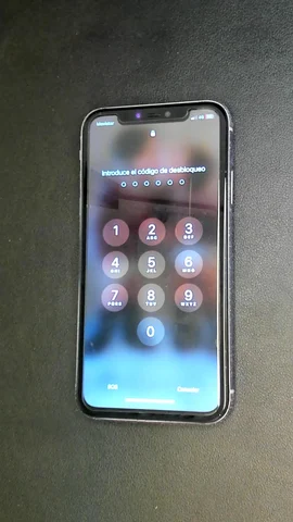 Apple iPhone 11 de B****a antes de la reparación de sensor de proximidad