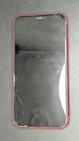 Apple iPhone XR de P***o antes de la reparación de batería