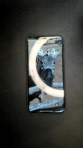 Apple iPhone 11 Pro Max de F***o antes de la reparación de pantalla