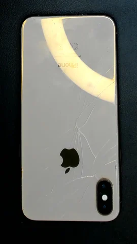 Apple iPhone XS de T*****o antes de la reparación de tapa trasera