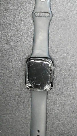 Apple Watch SE 44mm de P***o antes de la reparación de cristal digitalizador