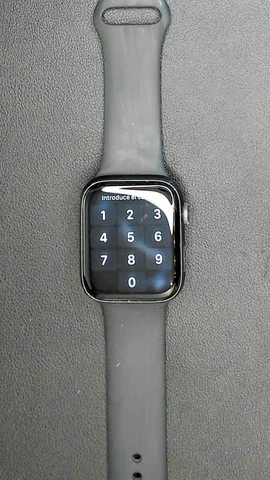 Foto tomada del Apple Watch SE 44mm de P***o posterior a la reparación de cristal digitalizador el 13 de Noviembre de 2024