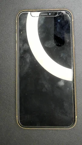 Apple iPhone XR de J**e antes de la reparación de pantalla