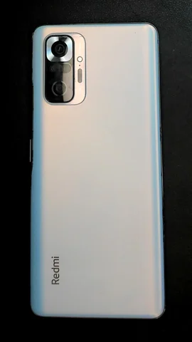 Foto tomada del Xiaomi Redmi Note 10 Pro de M*****i posterior a la reparación de tapa trasera el 3 de Diciembre de 2024