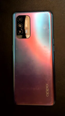 Oppo A94 5G de S****o antes de la reparación de lente de cámara trasera