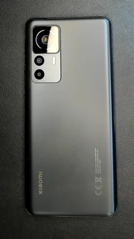 Foto tomada del Huawei P20 Pro de I****l posterior a la reparación de pantalla y tapa trasera el 10 de Diciembre de 2024