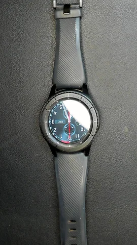 Foto tomada del Samsung Gear S3 frontier de F*******o posterior a la reparación de batería el 2 de Enero de 2025