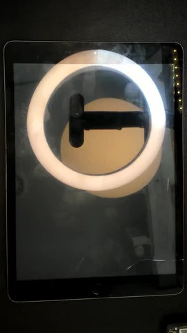 Apple iPad 7 10.2 (2019) de P***o antes de la reparación de cristal digitalizador