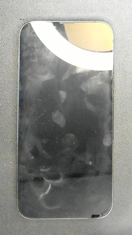 Apple iPhone 13 Pro Max de C**i antes de la reparación de pantalla