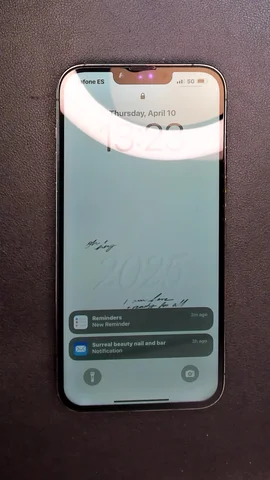 Foto tomada del Apple iPhone 13 Pro Max de C**i posterior a la reparación de pantalla el 8 de Abril de 2025