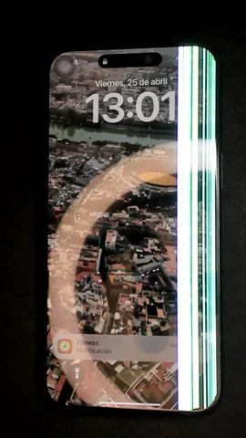Apple iPhone 15 Pro Max de L**s antes de la reparación de pantalla