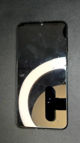 Samsung Galaxy A50 de M***a antes de la reparación de pantalla