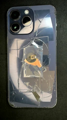 Apple iPhone 14 Pro Max de A*****o antes de la reparación de tapa trasera