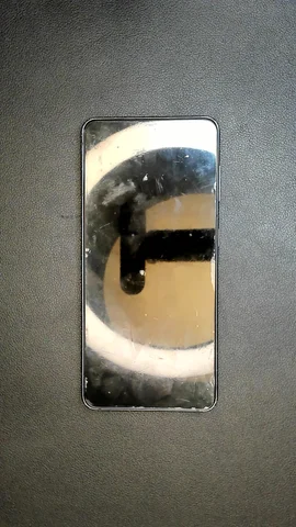 Samsung Galaxy S21 5G de V*****e antes de la reparación de batería