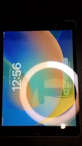Foto tomada del Apple iPad 8 10.2 (2020) de M****m posterior a la reparación de cristal digitalizador el 8 de Mayo de 2025