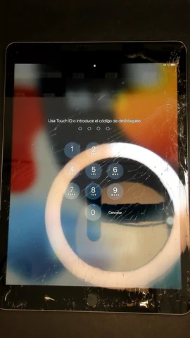 Apple iPad 9 10.2 (2021) de J**e antes de la reparación de cristal digitalizador