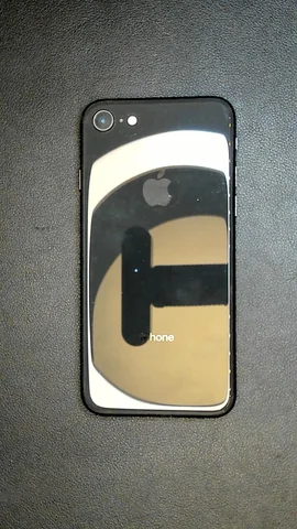 Apple iPhone 8 de S****k antes de la reparación de cámara trasera