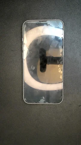 Apple iPhone 13 de N**r antes de la reparación de batería