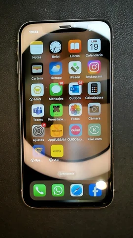 Apple iPhone XR de A****s antes de la reparación de batería