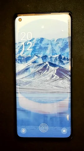 Foto tomada del Oppo Find X3 Neo de S******r posterior a la reparación de puerto de carga el 19 de Mayo de 2025