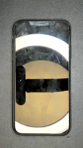 Apple iPhone 11 de A**a antes de la reparación de pantalla