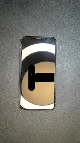 Apple iPhone X de N*****o antes de la reparación de pantalla