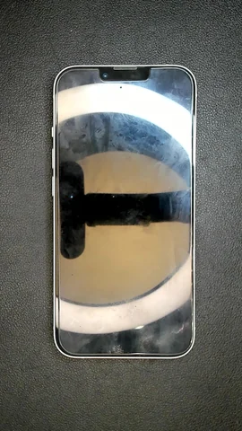 Apple iPhone 13 de C******a antes de la reparación de batería