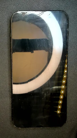 Apple iPhone 14 Pro Max de A*******o antes de la reparación de pantalla