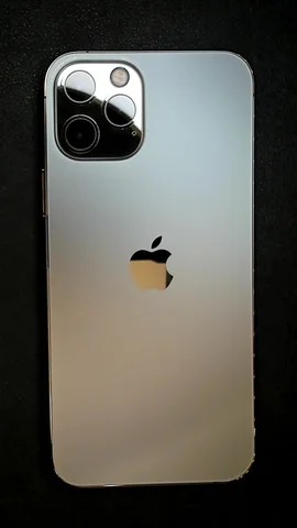 Foto tomada del Apple iPhone 12 Pro de J**n posterior a la reparación de cámara trasera el 29 de Mayo de 2025