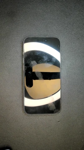 Apple iPhone 14 Pro de J**n antes de la reparación de batería