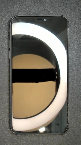 Apple iPhone 11 de L****o antes de la reparación de pantalla