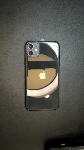Foto tomada del Apple iPhone 11 de N*****s posterior a la reparación de pantalla el 3 de Junio de 2025