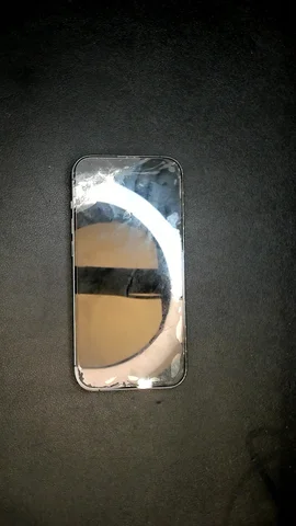 Apple iPhone 14 Pro de R**a antes de la reparación de pantalla