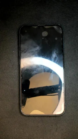 Apple iPhone 13 de R****l antes de la reparación de batería