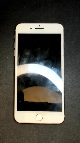 Apple iPhone 8 Plus de A*****o antes de la reparación de pantalla y cámara delantera y sensor de proximidad