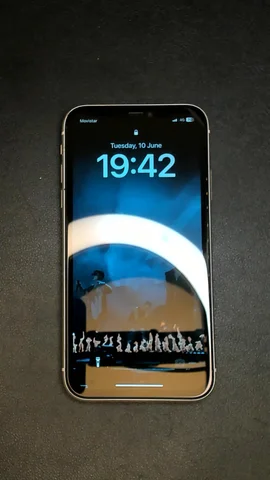 Foto tomada del Apple iPhone 11 de I*****o posterior a la reparación de pantalla el 10 de Junio de 2025