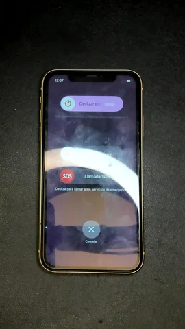 Apple iPhone 11 de A**l antes de la reparación de pantalla