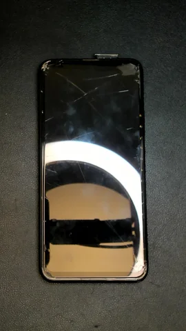 Huawei P Smart Z de A****a antes de la reparación de pantalla
