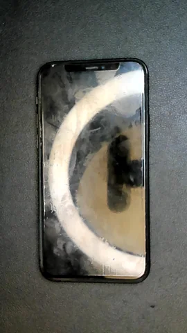 Apple iPhone 11 Pro de B***o antes de la reparación de batería
