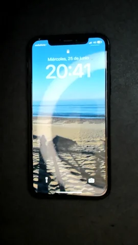Foto tomada del Apple iPhone 11 Pro de B***o posterior a la reparación de batería el 25 de Junio de 2025
