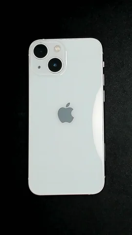 Foto tomada del Apple iPhone 13 mini de D***d posterior a la reparación de tapa trasera el 1 de Julio de 2025