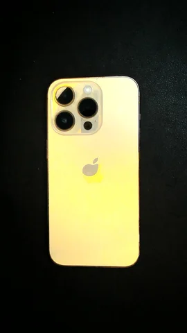 Foto tomada del Apple iPhone 14 Pro de F*******o posterior a la reparación de tapa trasera el 1 de Julio de 2025