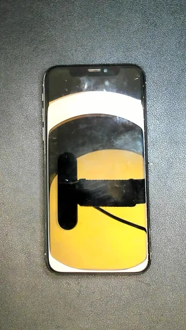 Apple iPhone X de K*****a antes de la reparación de batería