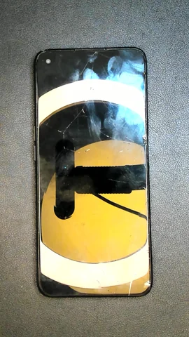 Oppo A96 de J*****a antes de la reparación de pantalla